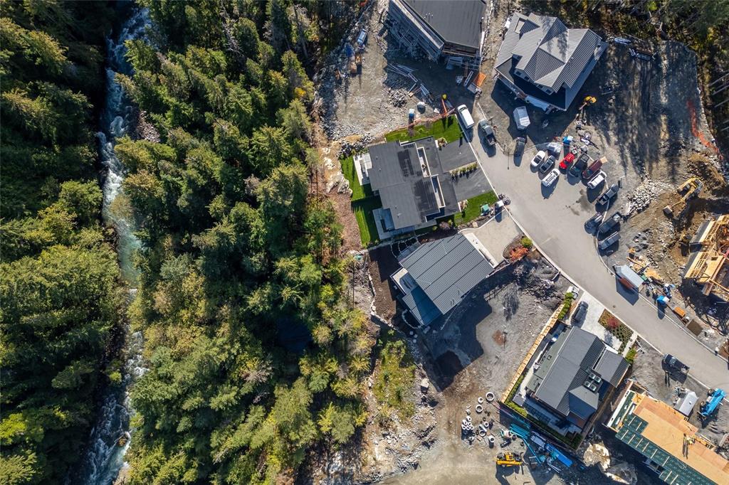 1721 River Run Place