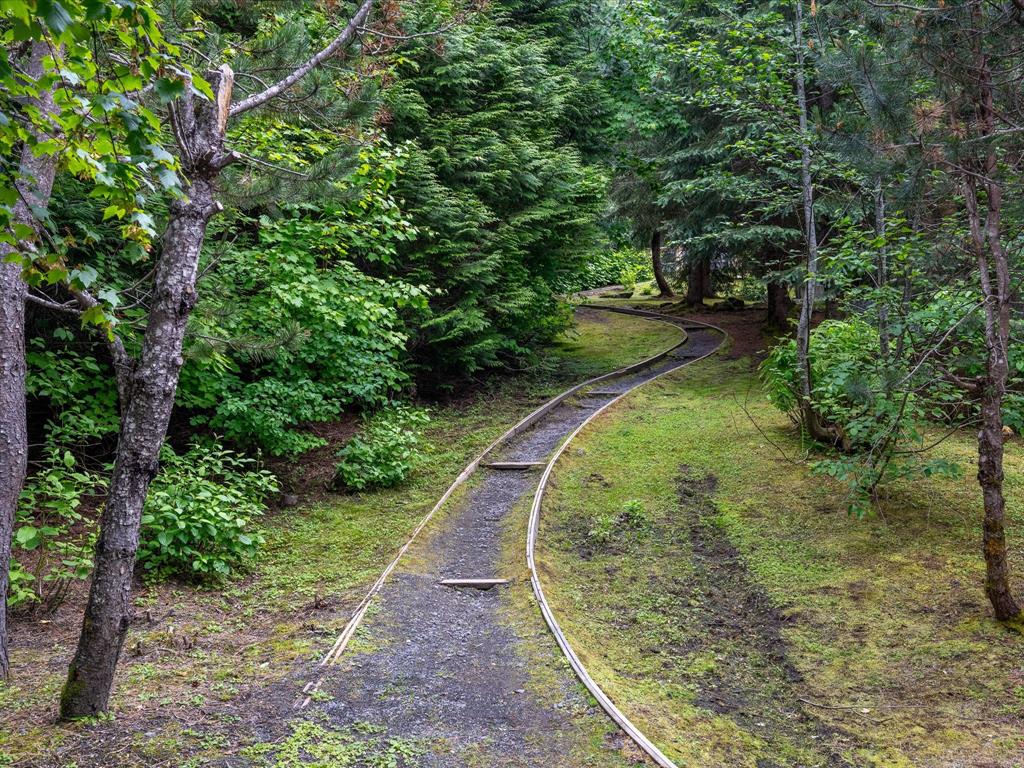 #4 – 2240 Nordic Drive