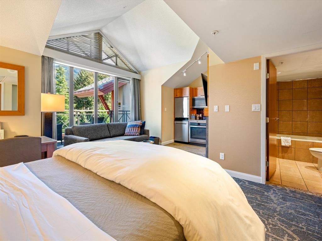 #904 – 4090 Whistler Way