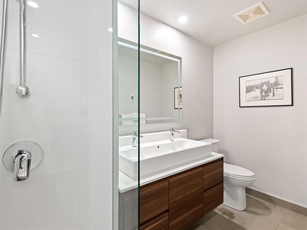 #33 – 4652 Blackcomb Way