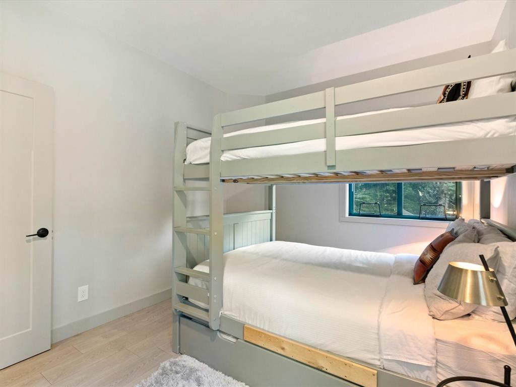 #33 – 4652 Blackcomb Way