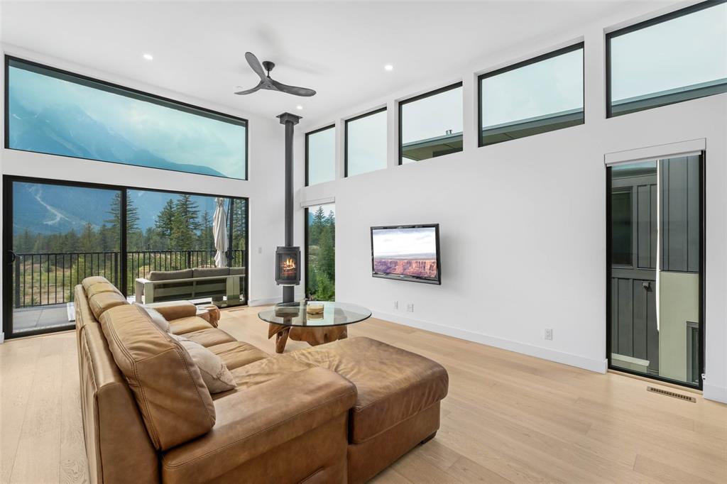 #7 – 4000 Sunstone Way