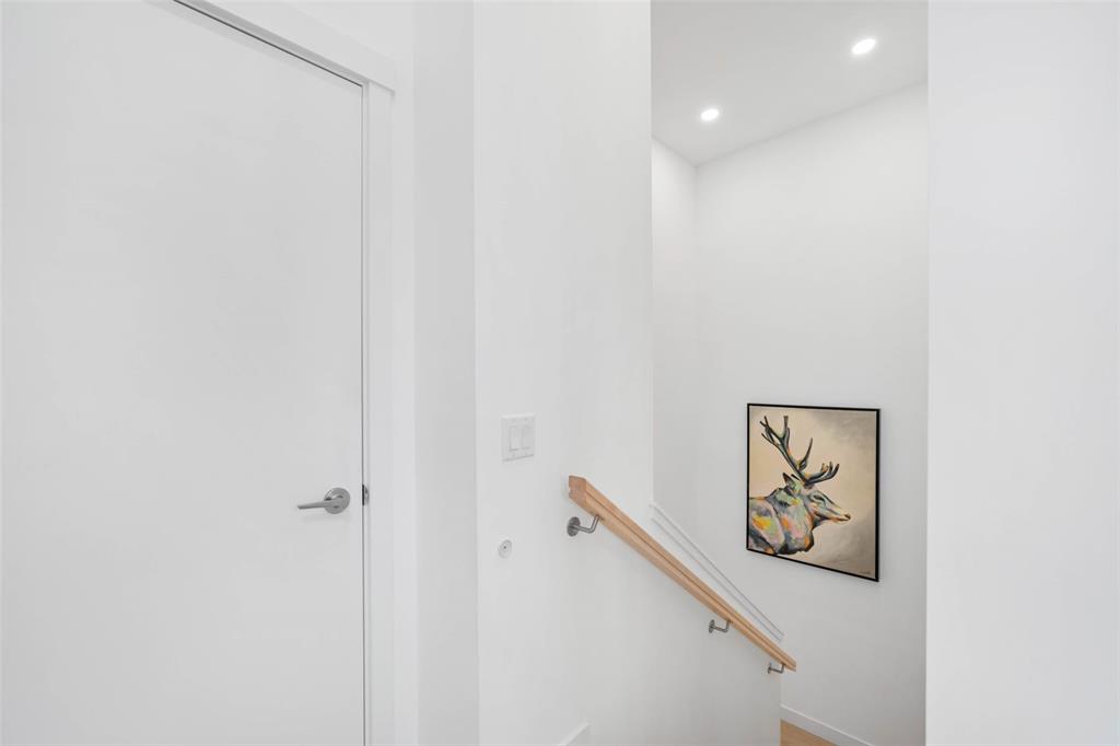 #7 – 4000 Sunstone Way