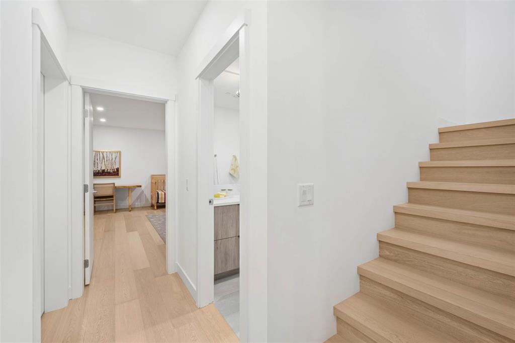 #7 – 4000 Sunstone Way