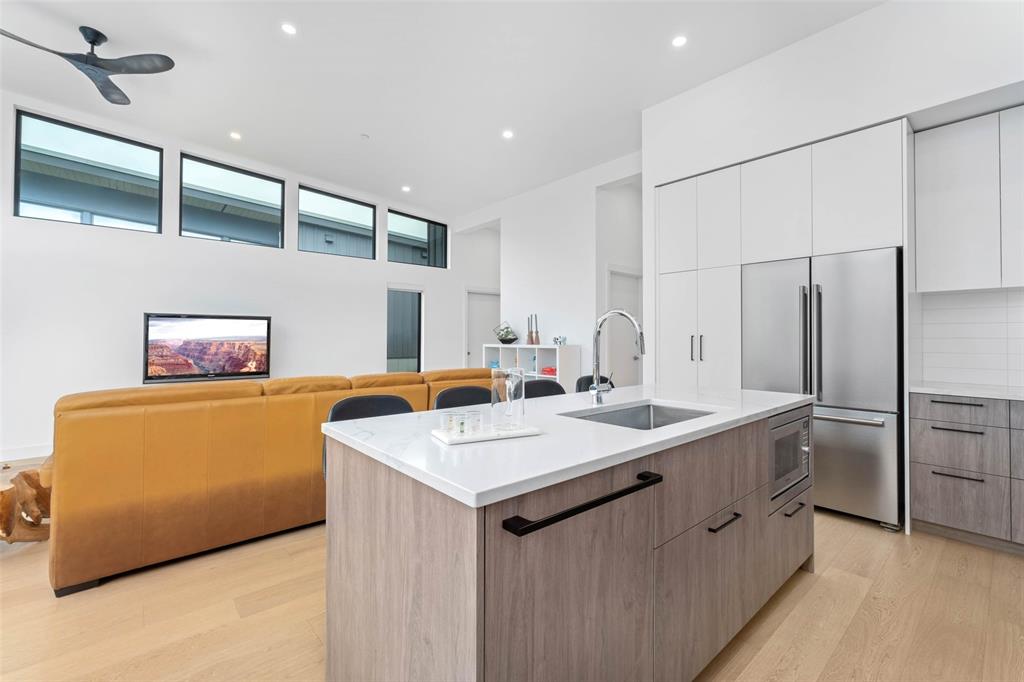 #7 – 4000 Sunstone Way