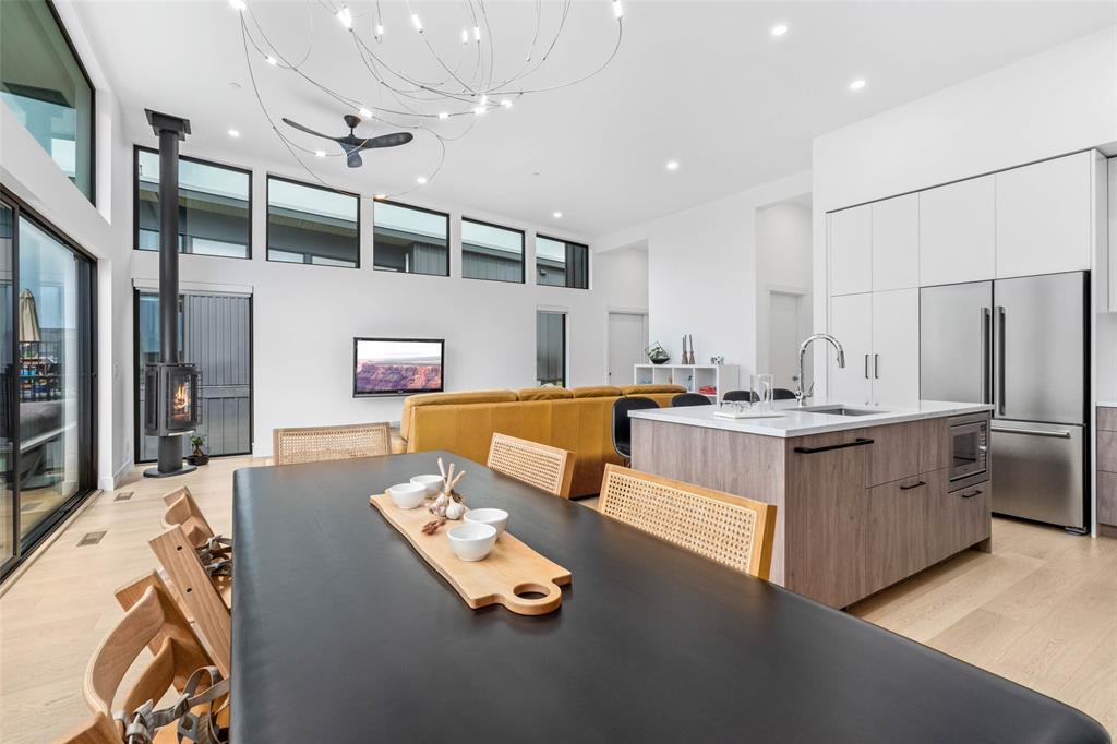 #7 – 4000 Sunstone Way