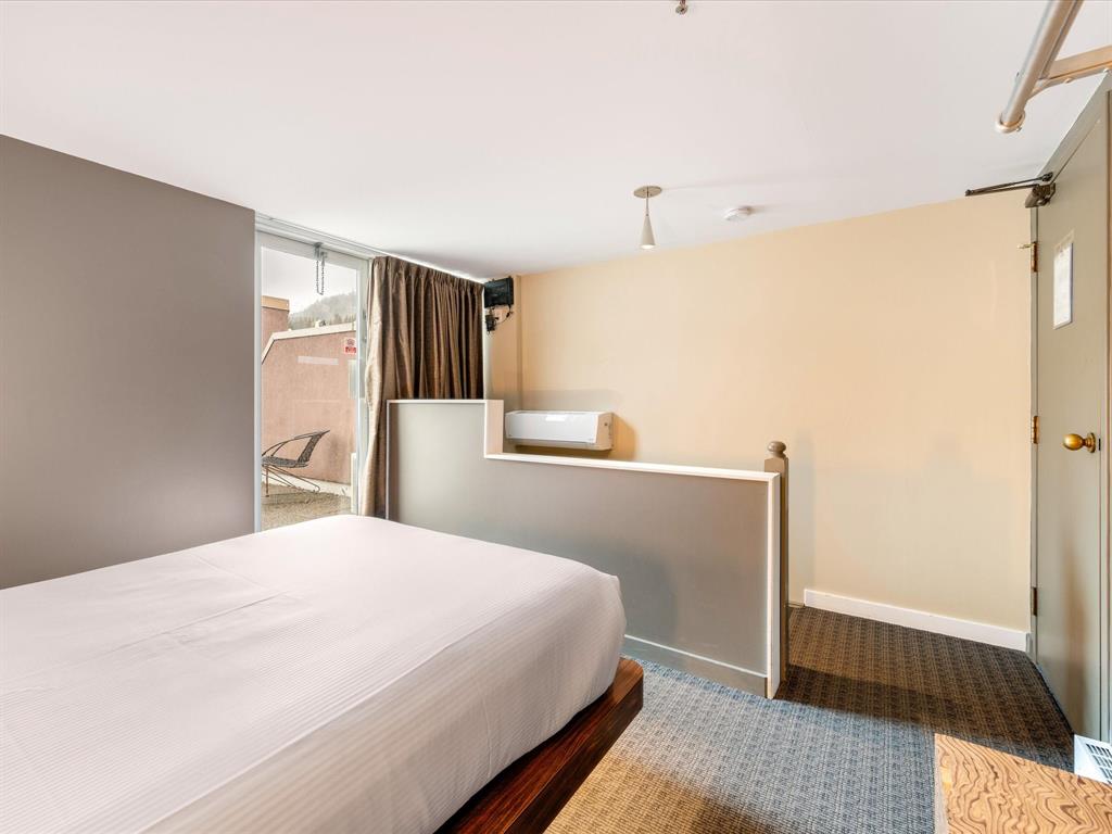 #307 – 4122 Village Green Way