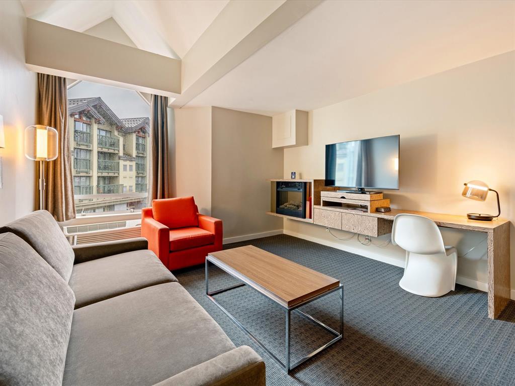 #307 – 4122 Village Green Way