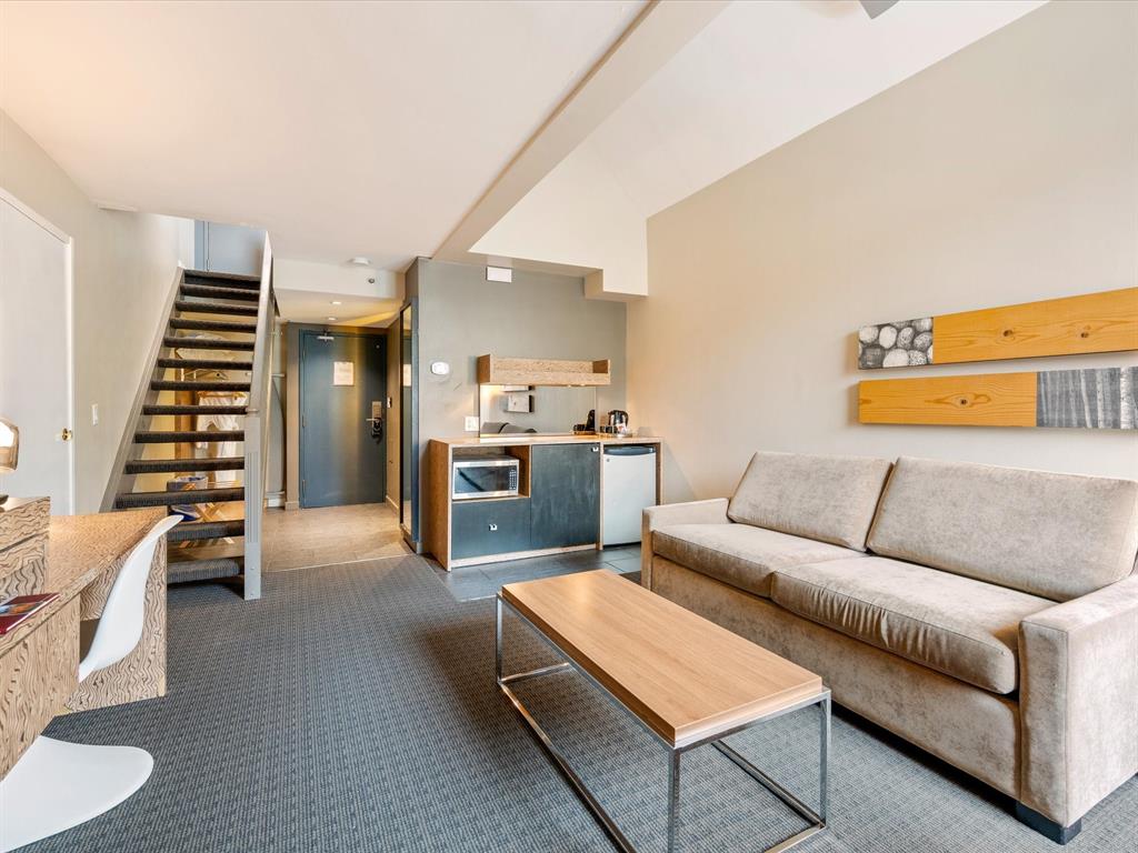 #307 – 4122 Village Green Way