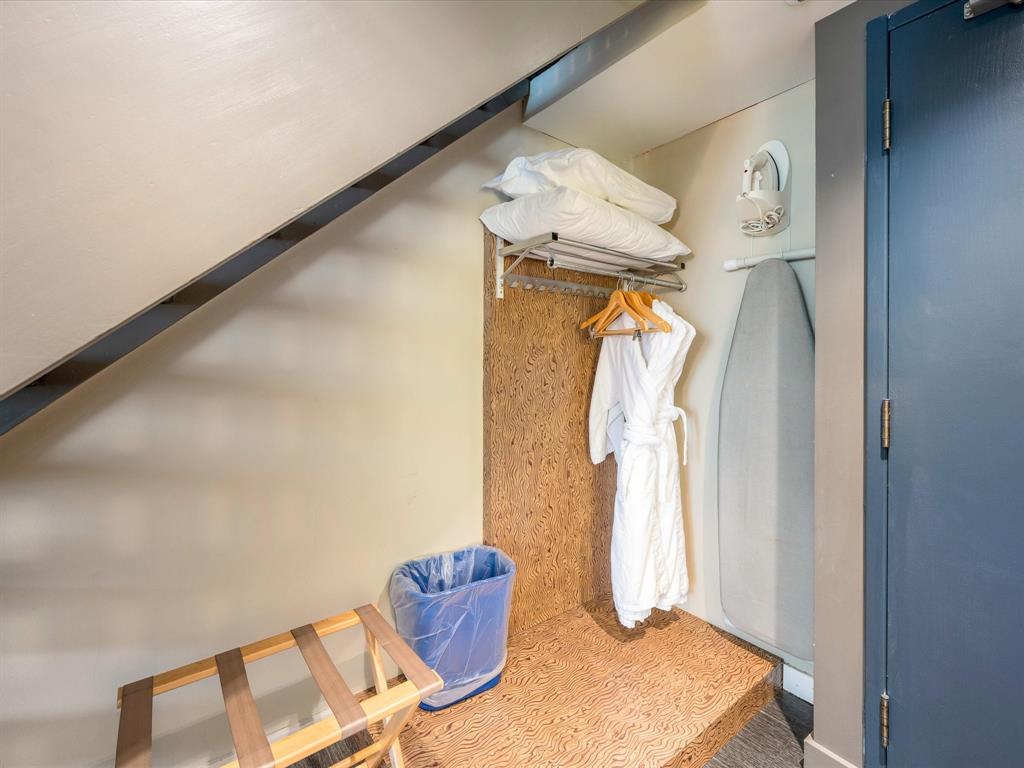 #307 – 4122 Village Green Way