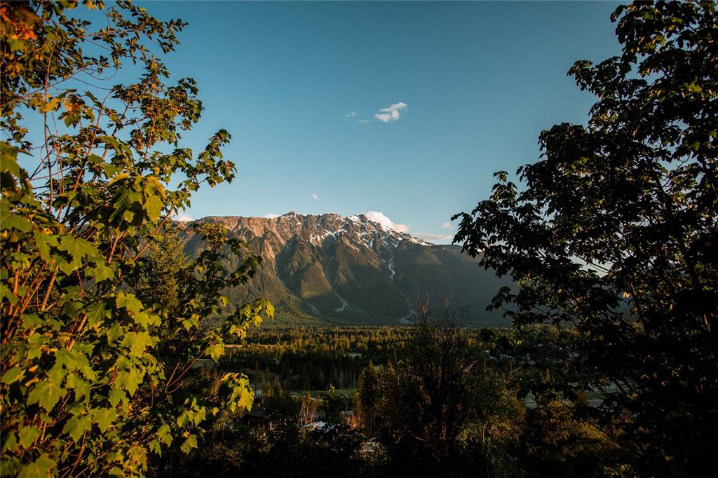 9004 Sun God Mountain Way