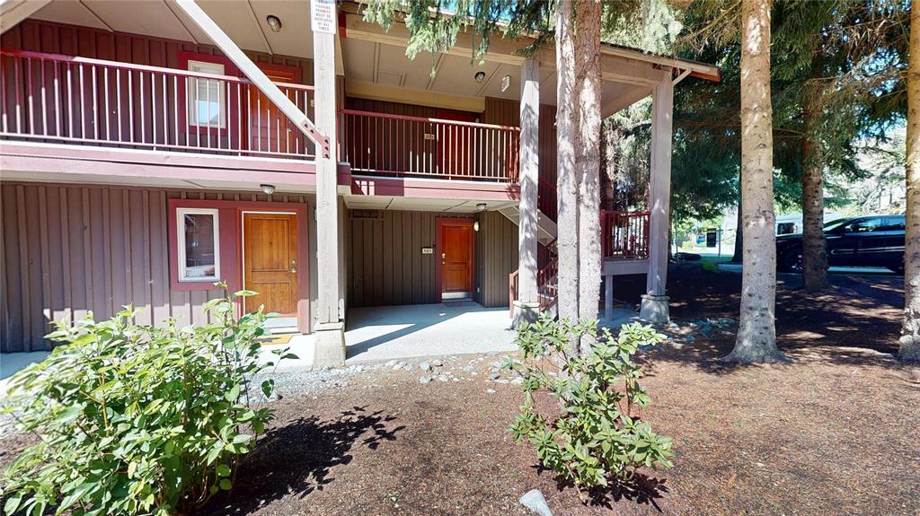 #101 – 3070 Hillcrest Drive