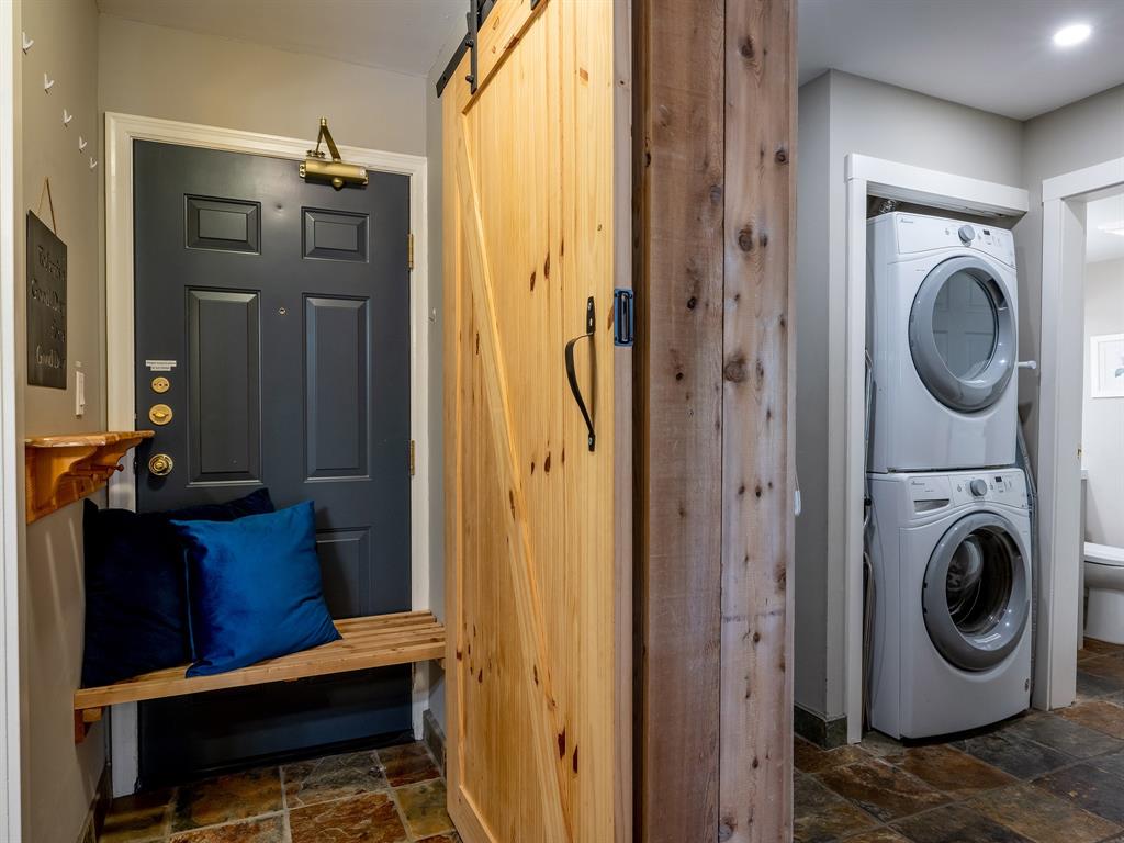 #347 – 4340 Lorimer Road