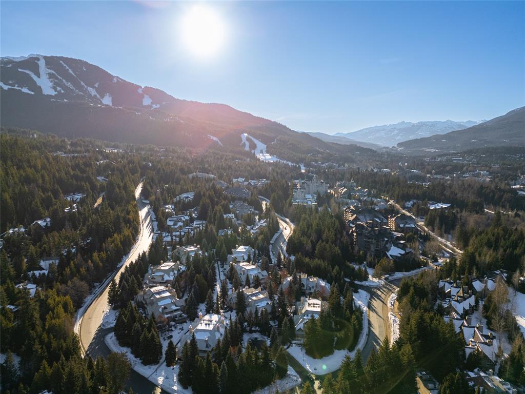 #14 – 4637 Blackcomb Way