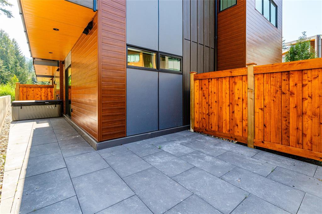 #20 – 2077 Garibaldi Way