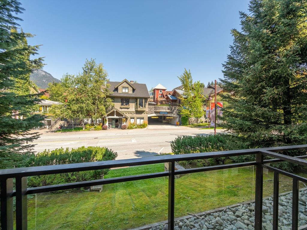 #109 – 2050 Lake Placid Road