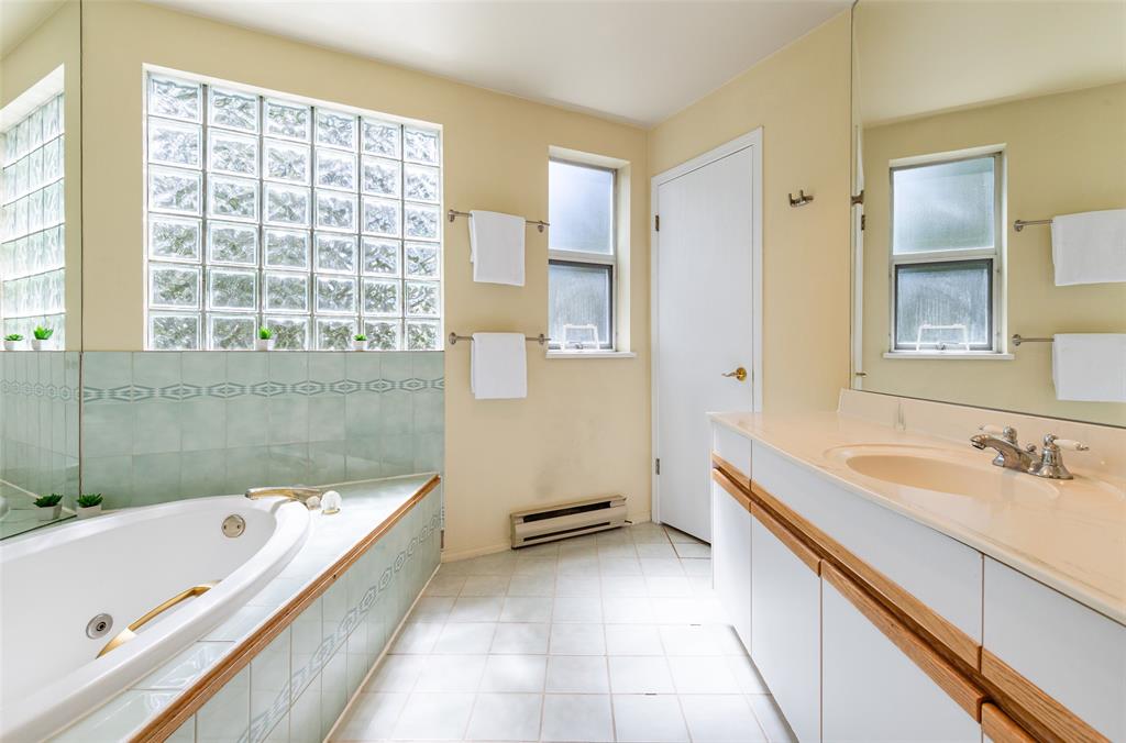 #208(1) – 4865 Painted Cliff Road