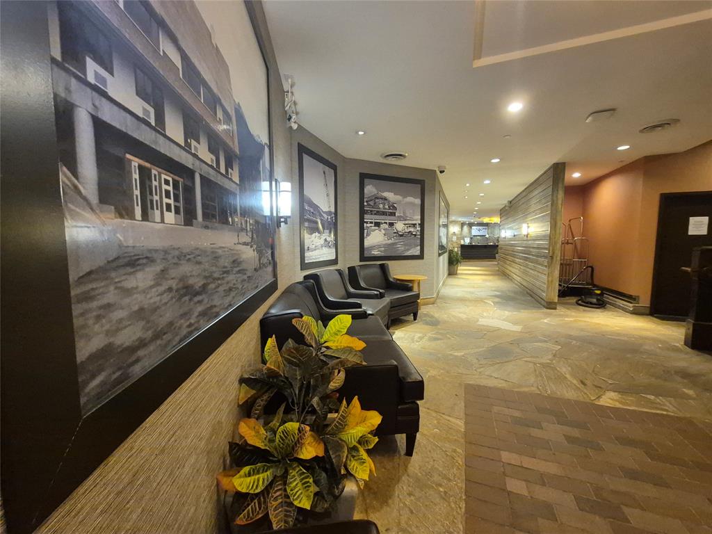 #236 – 4220 Gateway Drive