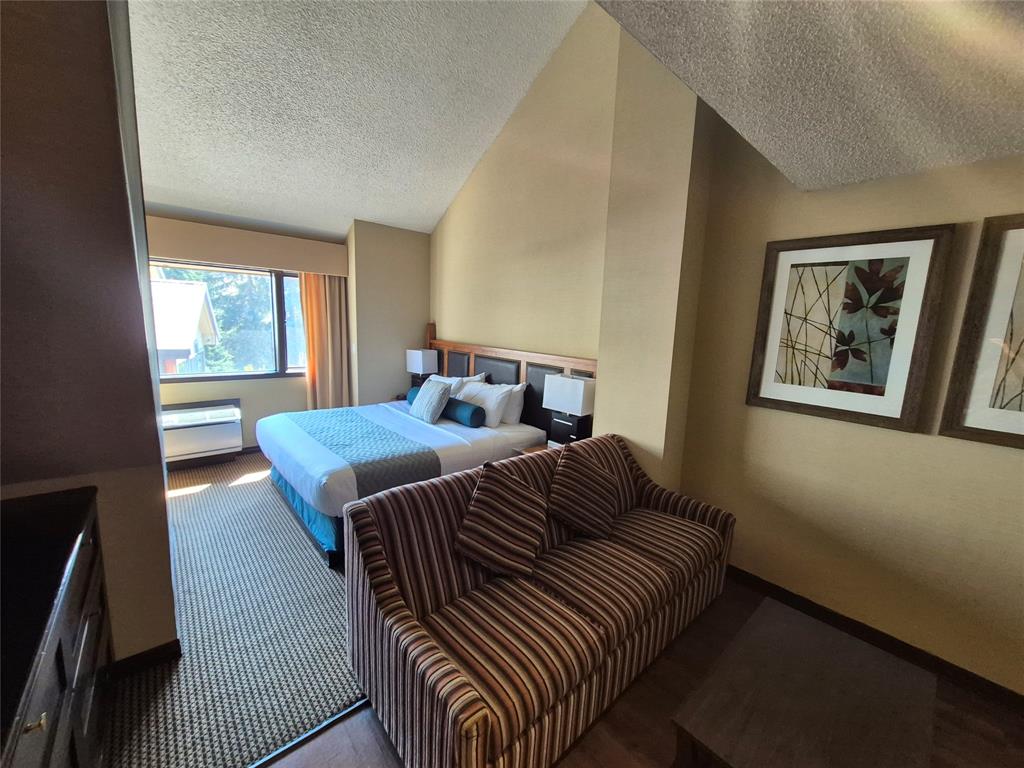 #236 – 4220 Gateway Drive