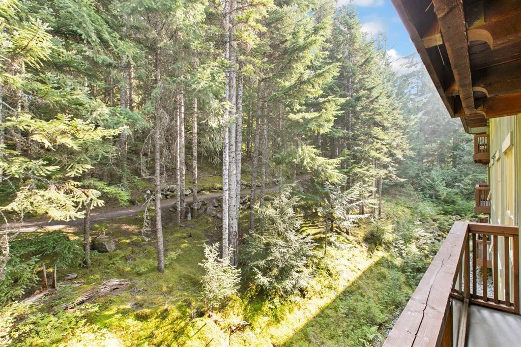 #310G2 – 4653 Blackcomb Way