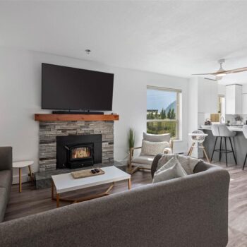 #33 – 7410 Flint Street