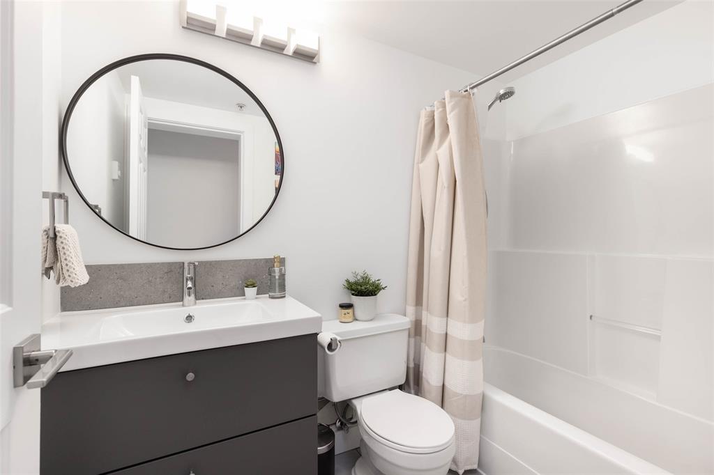 #33 – 7410 Flint Street