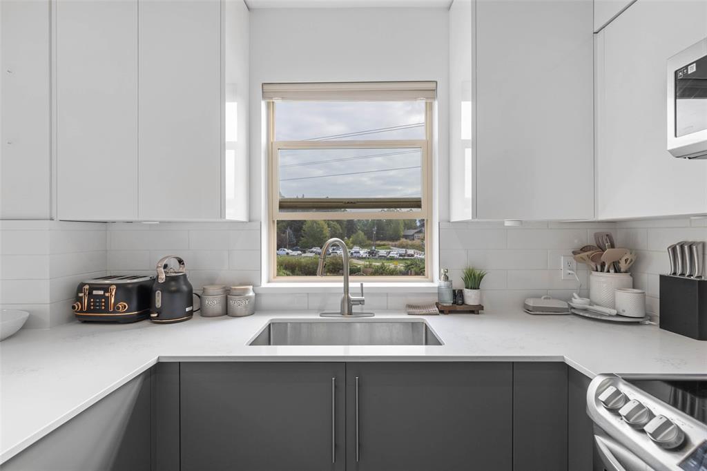 #33 – 7410 Flint Street