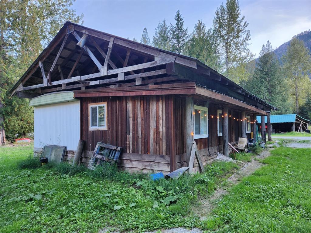 9304 Upper Lillooet River FSR