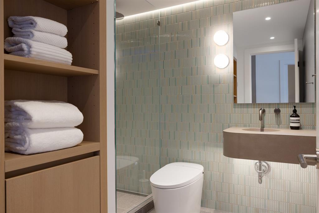 #215 – 4360 Lorimer Road