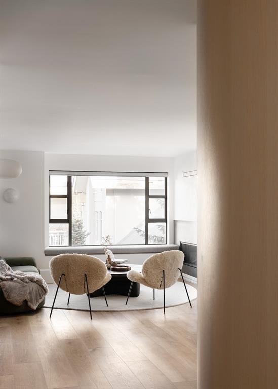 #215 – 4360 Lorimer Road