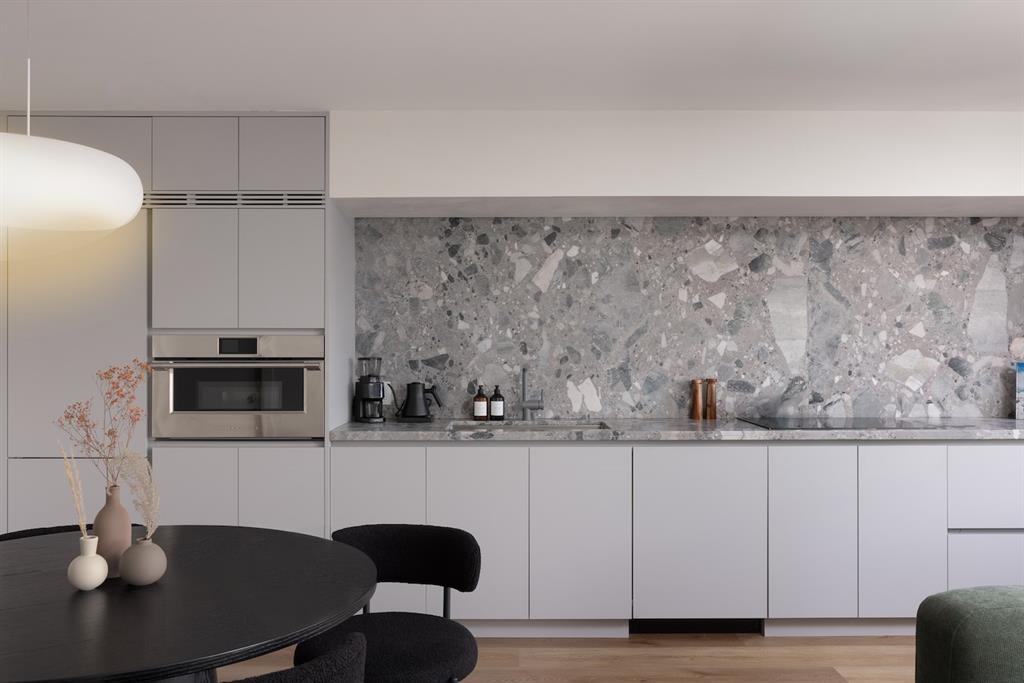 #215 – 4360 Lorimer Road