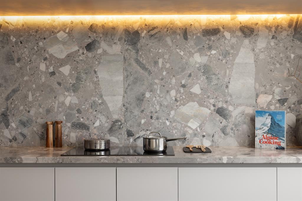 #215 – 4360 Lorimer Road