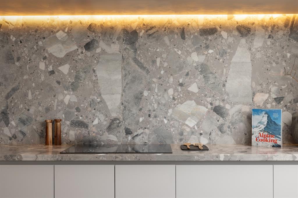 #215 – 4360 Lorimer Road