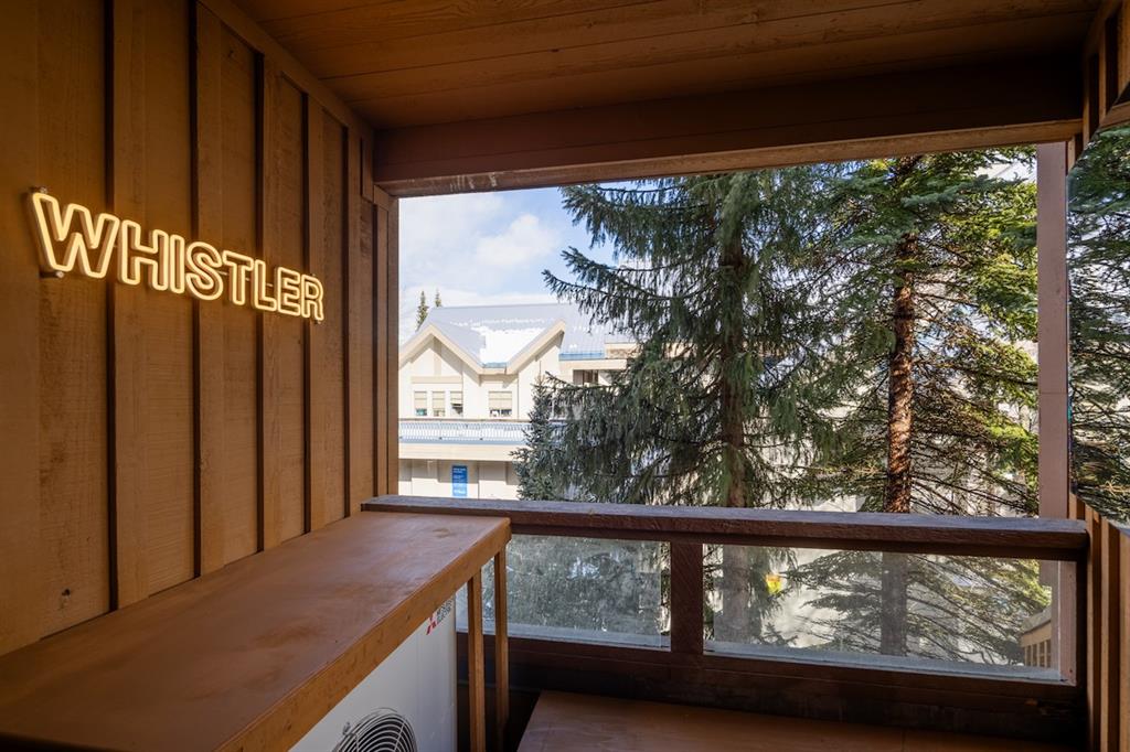 #215 – 4360 Lorimer Road