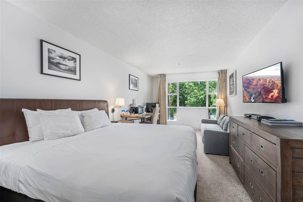 #218/219 – 4573 Chateau Boulevard