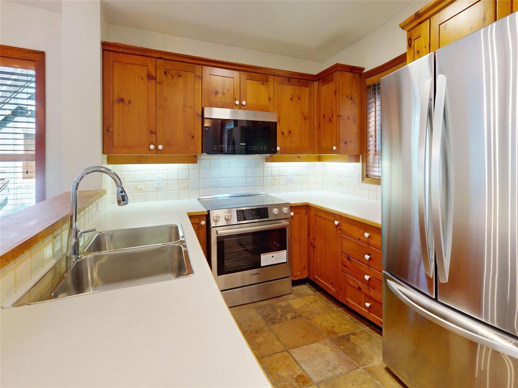 #5 – 4661 Blackcomb Way