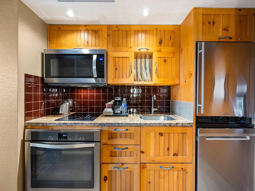 #659 – 4090 Whistler Way