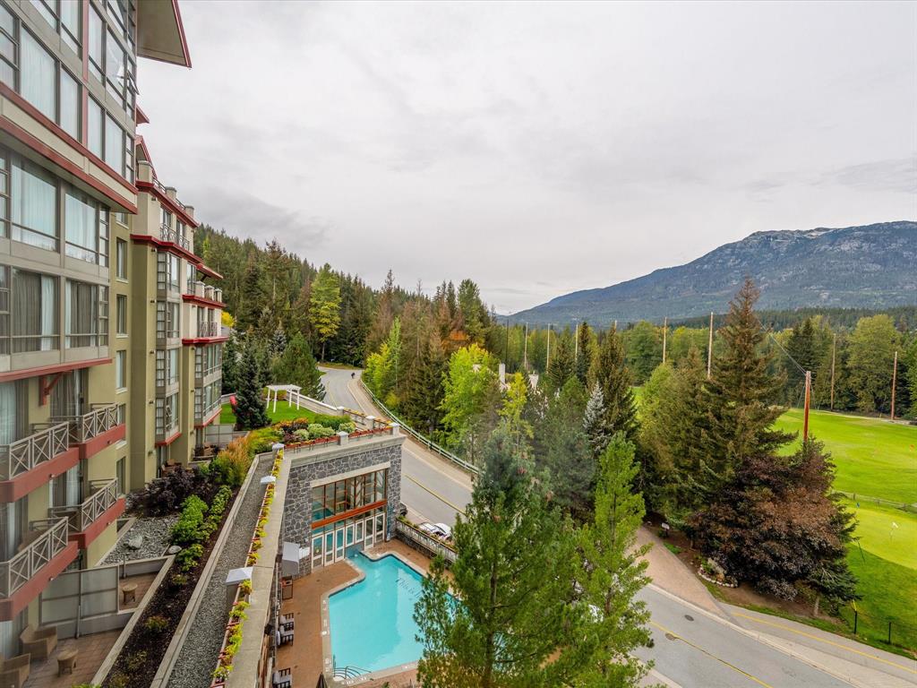 #660 – 4090 Whistler Way