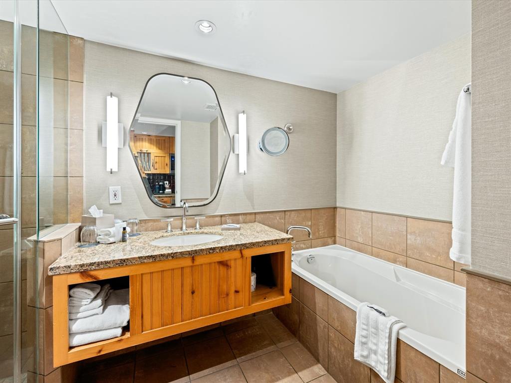 #685 – 4090 Whistler Way