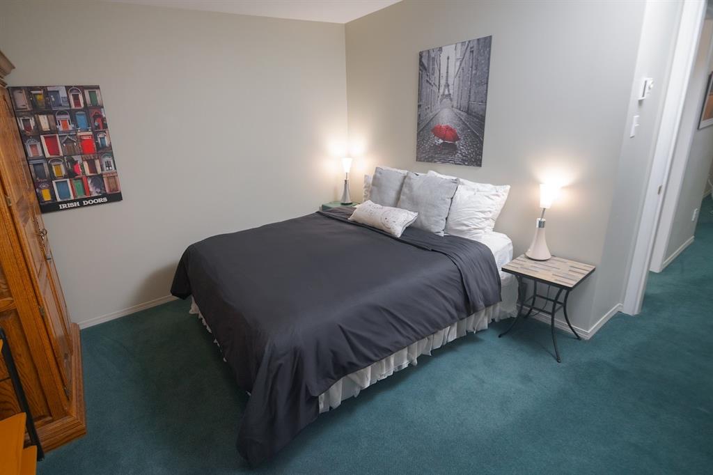 2064 Chamonix Crescent