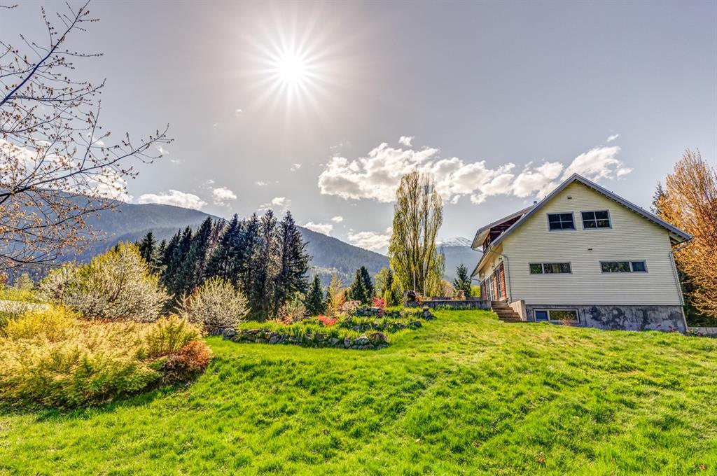 7597 Pemberton Meadows Road