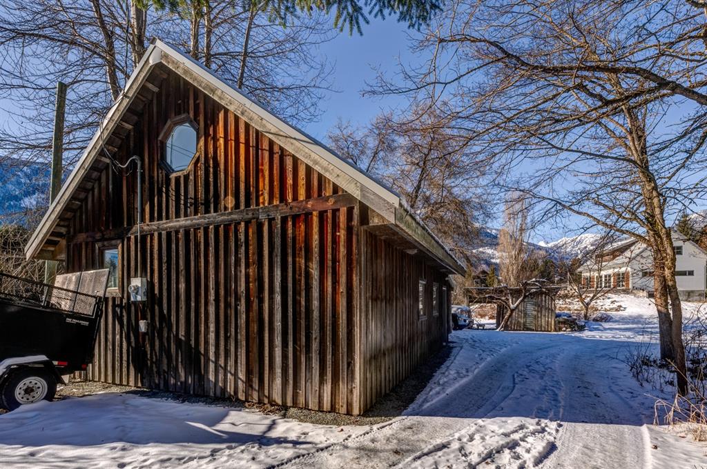 7597 Pemberton Meadows Road