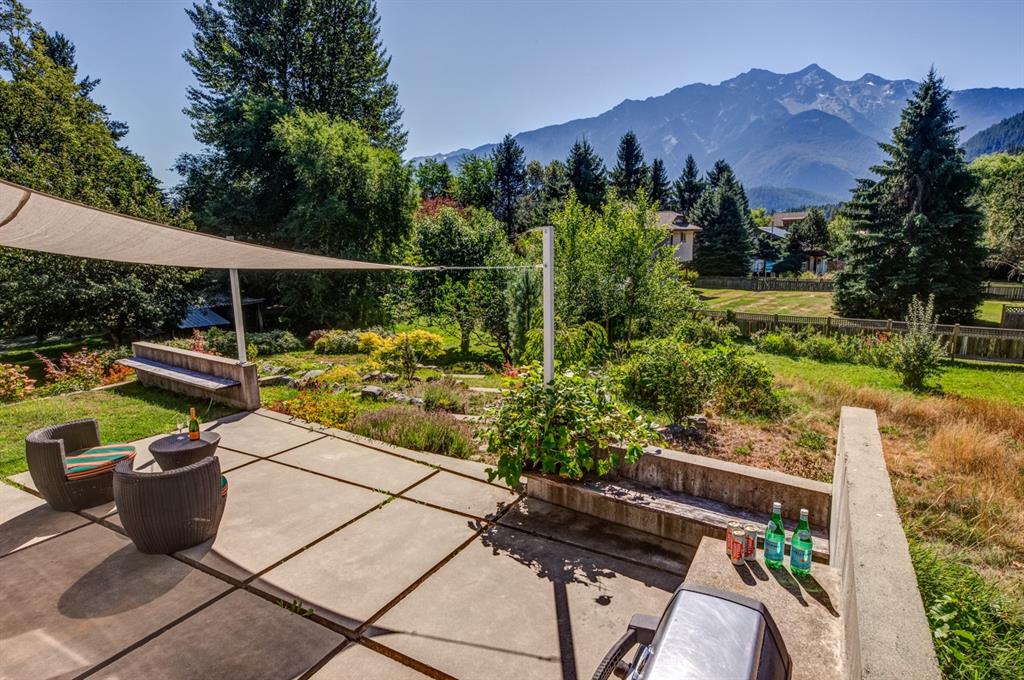 7597 Pemberton Meadows Road