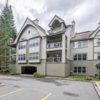 #203 – 3300 Ptarmigan Place