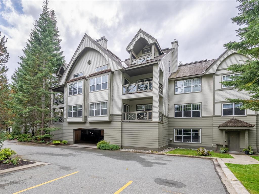 #203 – 3300 Ptarmigan Place
