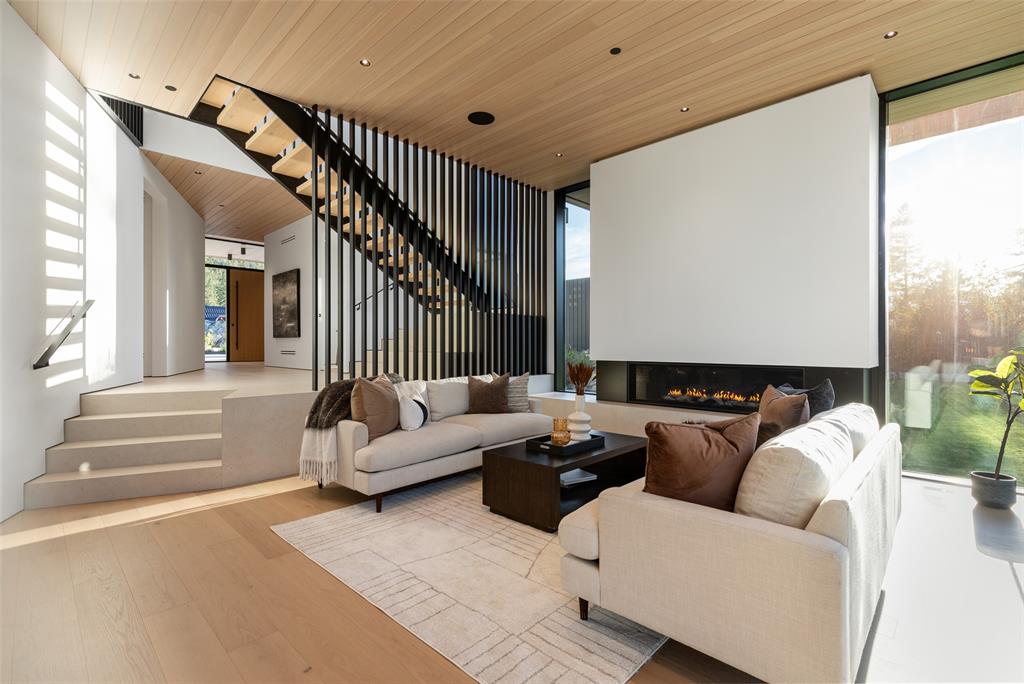 9257 Wedgemount Plateau Drive