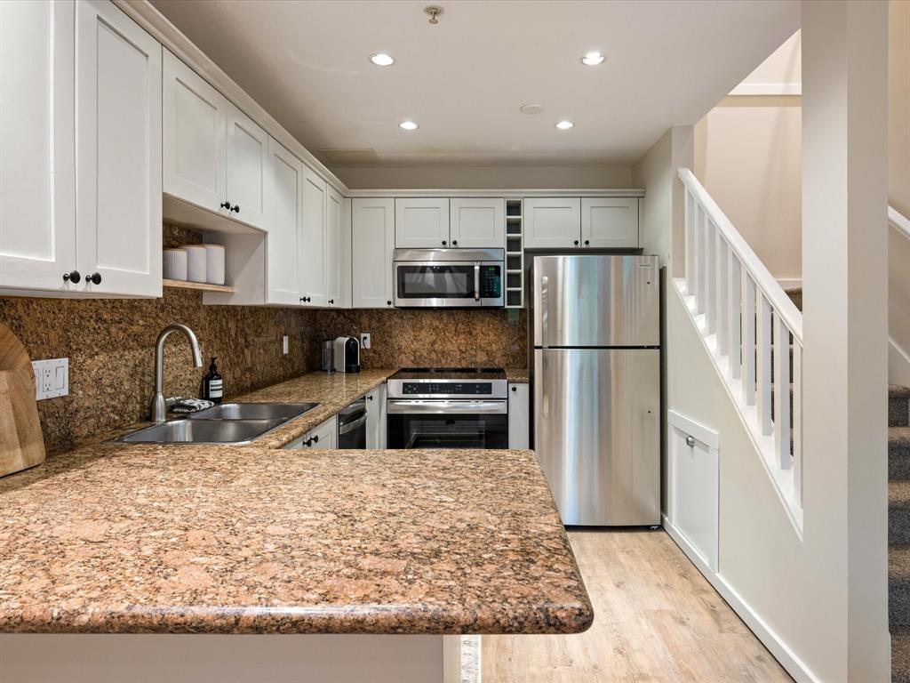 #16 – 4385 Northlands Boulevard