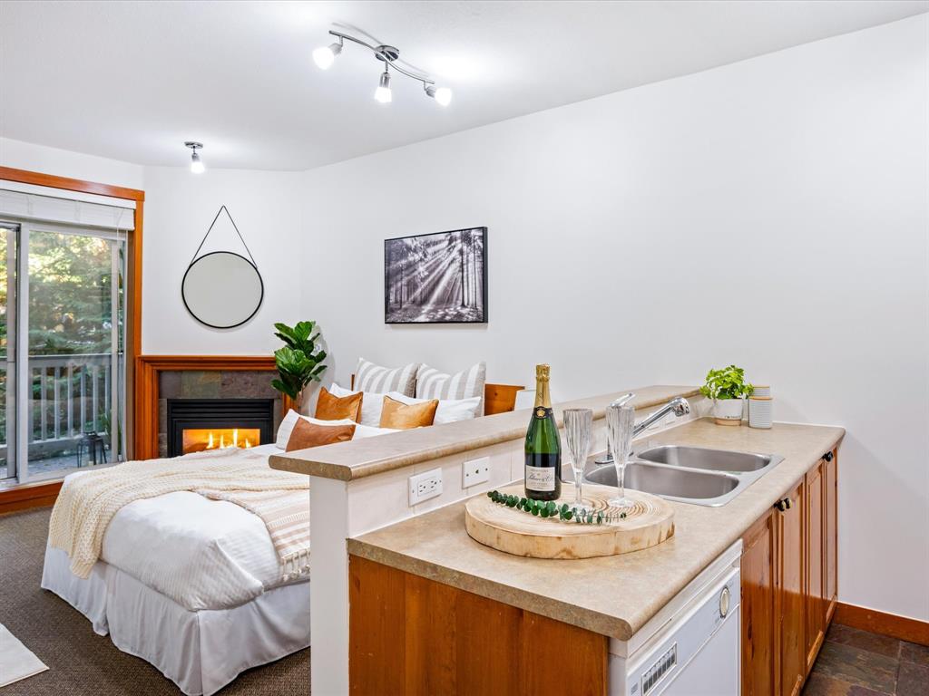 #204 – 4405 Blackcomb Way