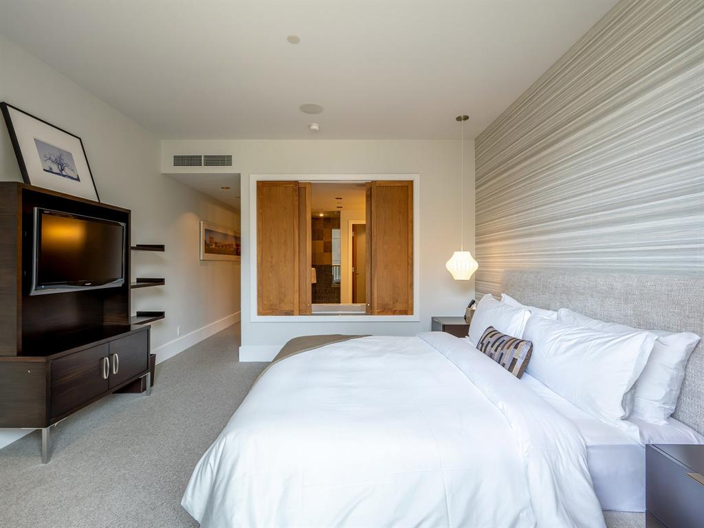 #33 – 4617 Blackcomb Way