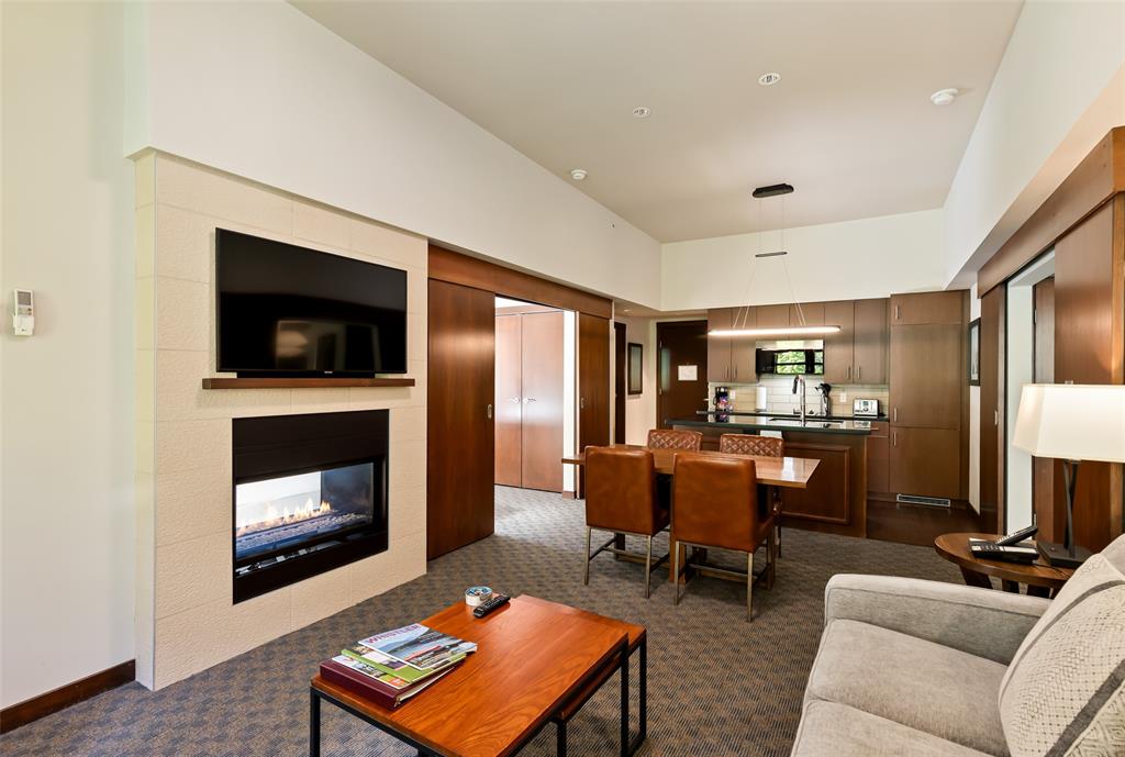 #401C – 2020 London Lane